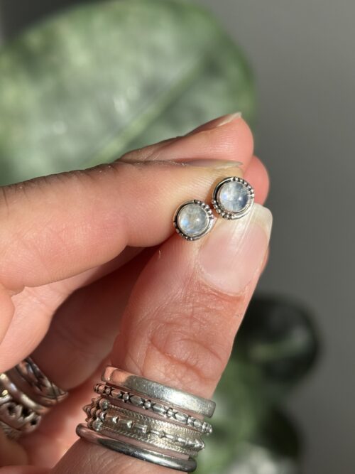 Orecchini a lobo in Labradorite bianca - immagine 2
